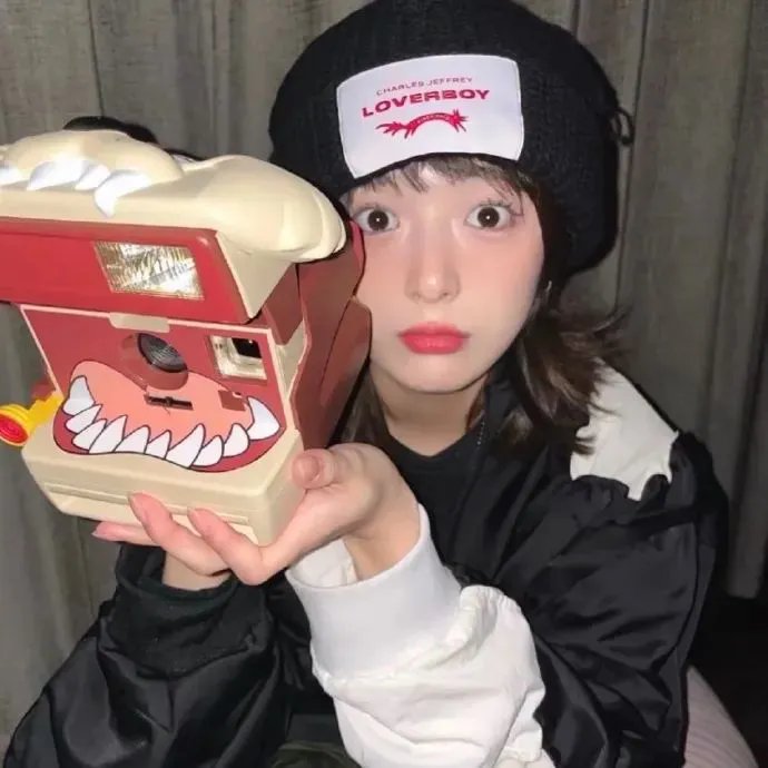 笨拙之极的前辈。